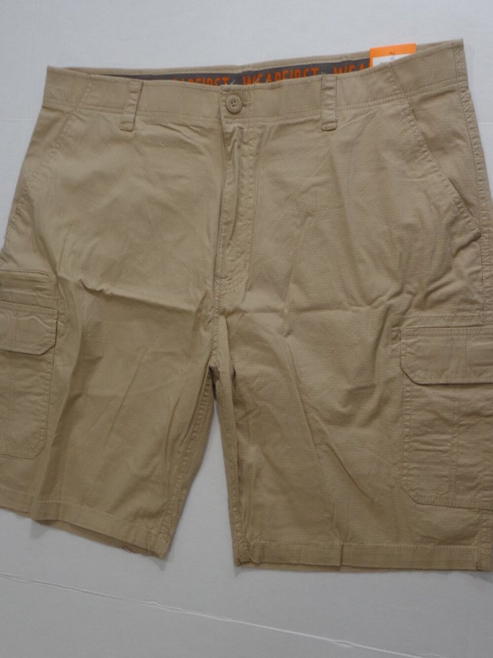 WearFirst Men’s Beige Classic Fit Stretchable Waist Cargo Shorts NWT Size 42